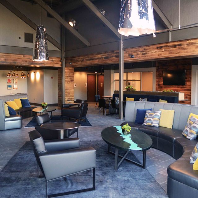 Encore at Forest Park - Community Lounge Area with High Ceilings